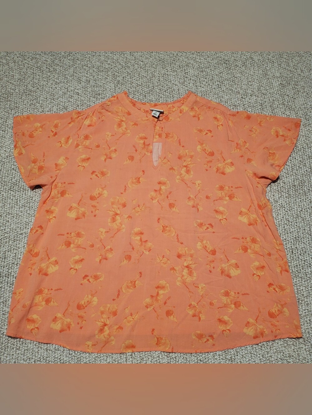 Ava & Viv Peach Orange Floral Short-Sleeve Keyhole Top